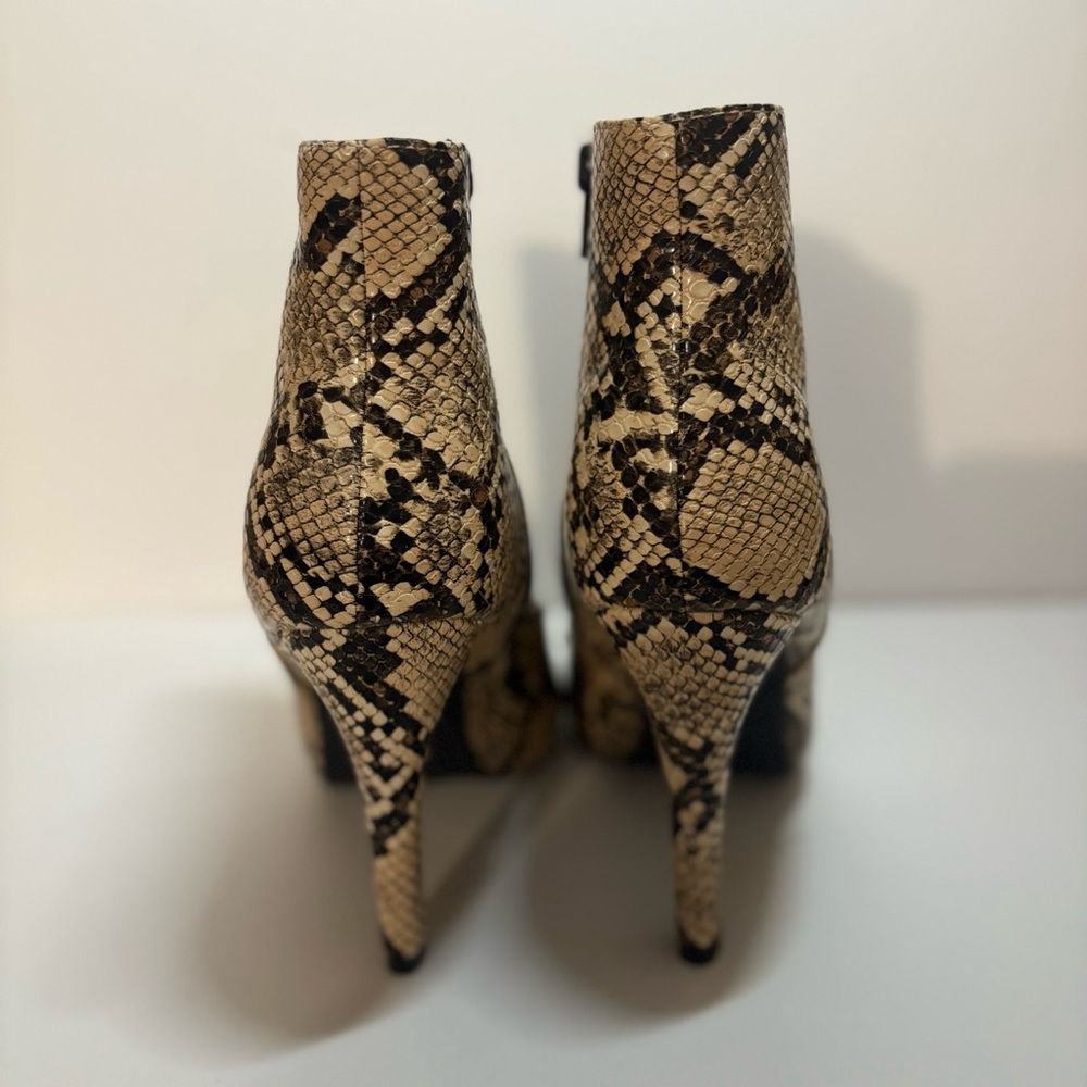 NWT Snakeskin Pattern Ankle Boots - Picture 4 of 5